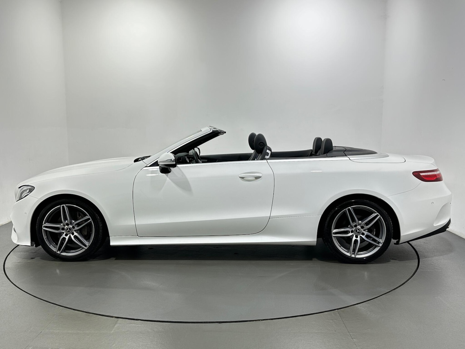 Used Mercedes-Benz E Class 2018 for sale - 77411910: Photo 5