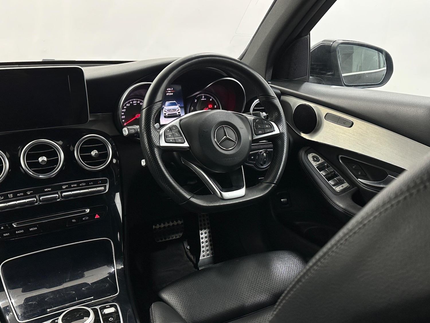 Used Mercedes-Benz GLC 2018 for sale - 77377628: Photo 12