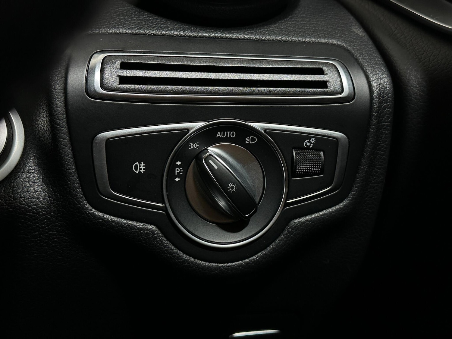 Used Mercedes-Benz GLC 2018 for sale - 77377628: Photo 17