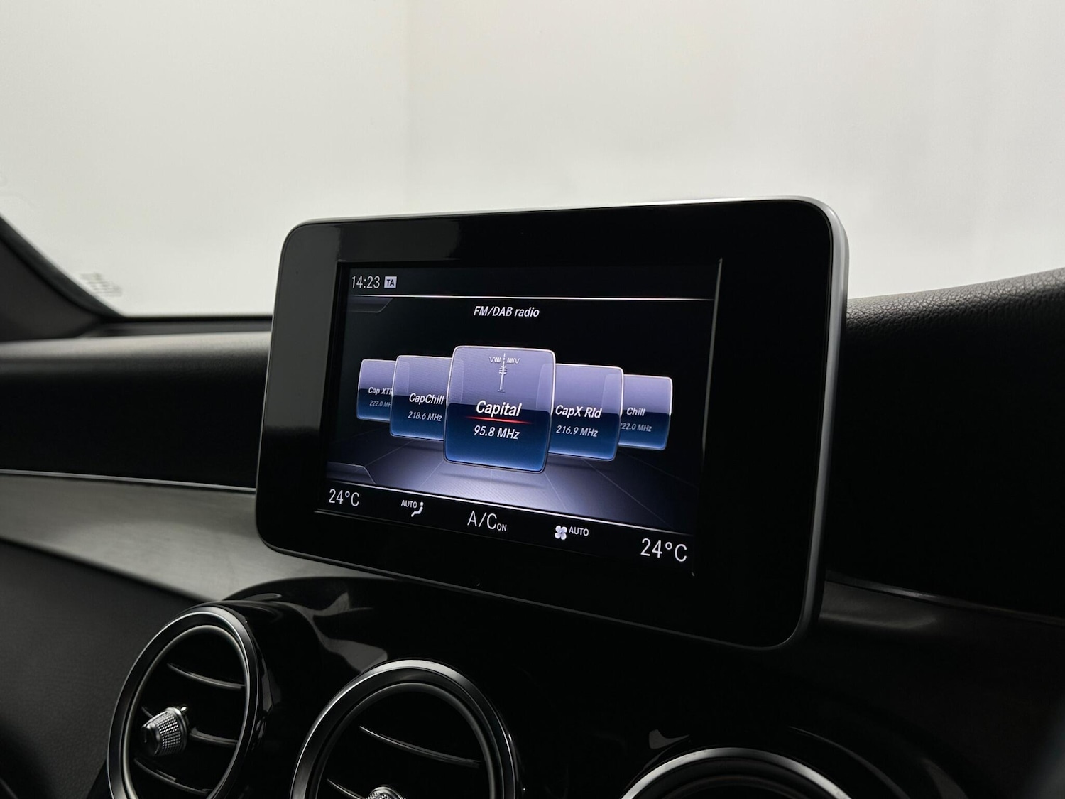 Used Mercedes-Benz GLC 2018 for sale - 77377628: Photo 26