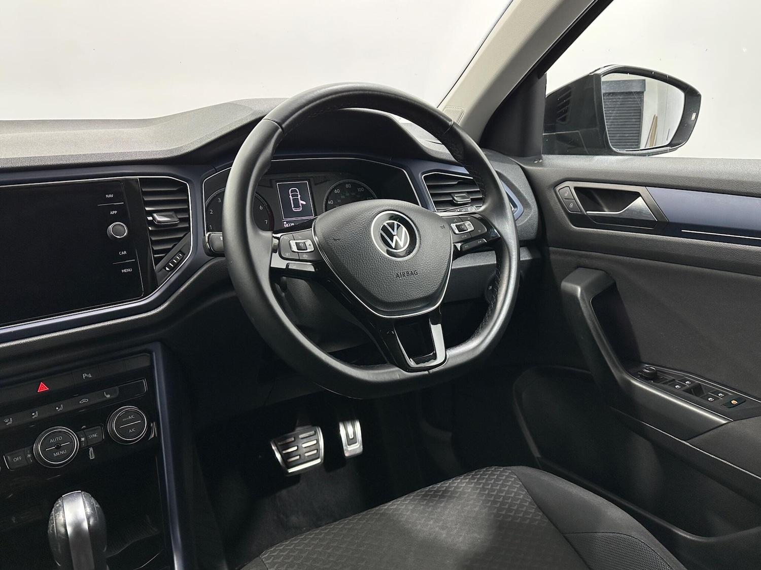 Used Volkswagen T-Roc 2020 for sale - 78184465: Photo 11