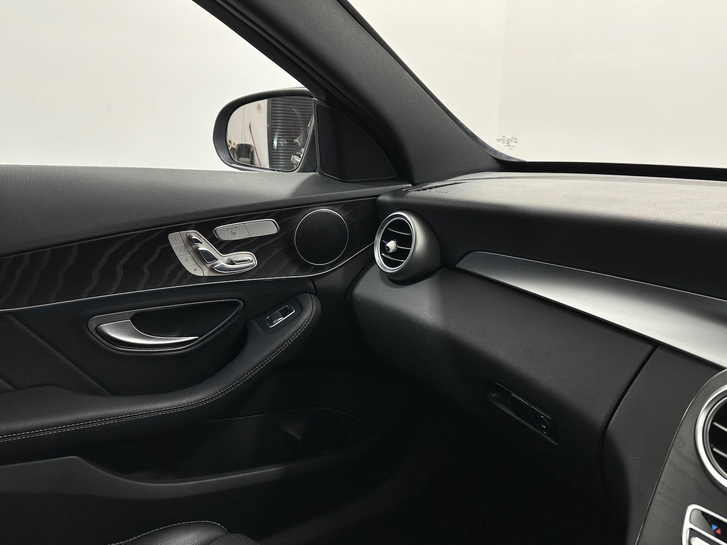 Used Mercedes-Benz C Class 2017 for sale - 78220249: Photo 27