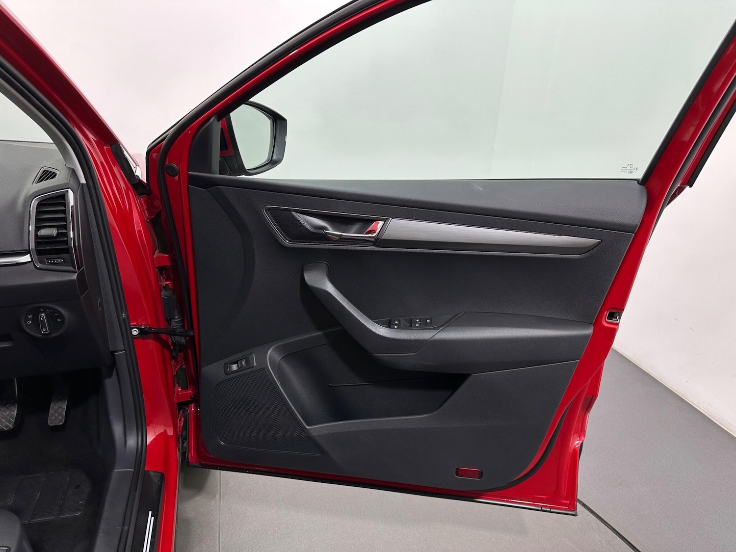 Used Skoda Karoq 2019 for sale - 77238650: Photo 31