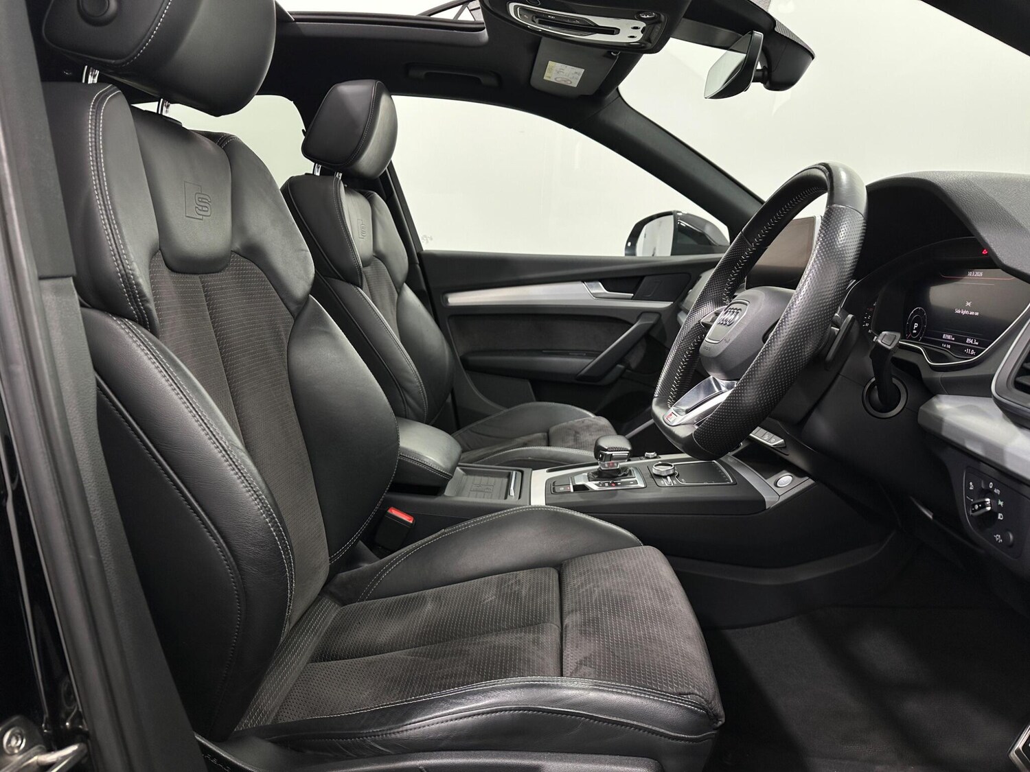 Used Audi Q5 2017 for sale - 77825103: Photo 33