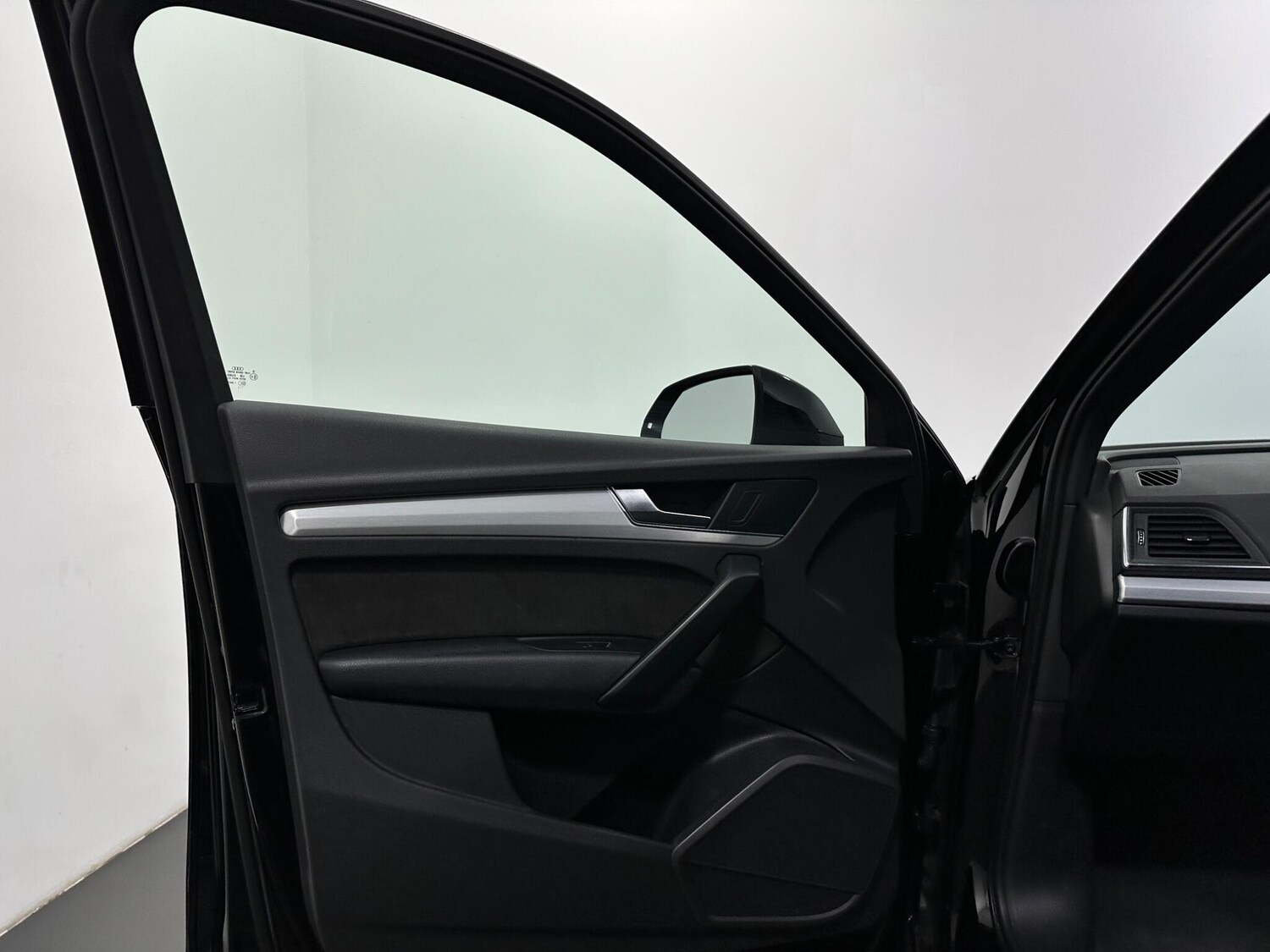 Used Audi Q5 2017 for sale - 77825103: Photo 40