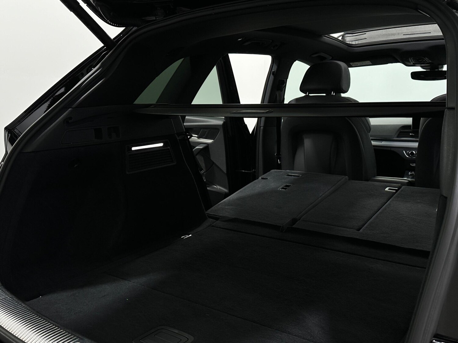 Used Audi Q5 2017 for sale - 77825103: Photo 48