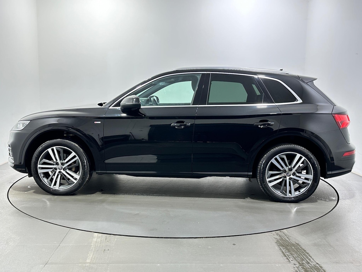 Used Audi Q5 2017 for sale - 77825103: Photo 5