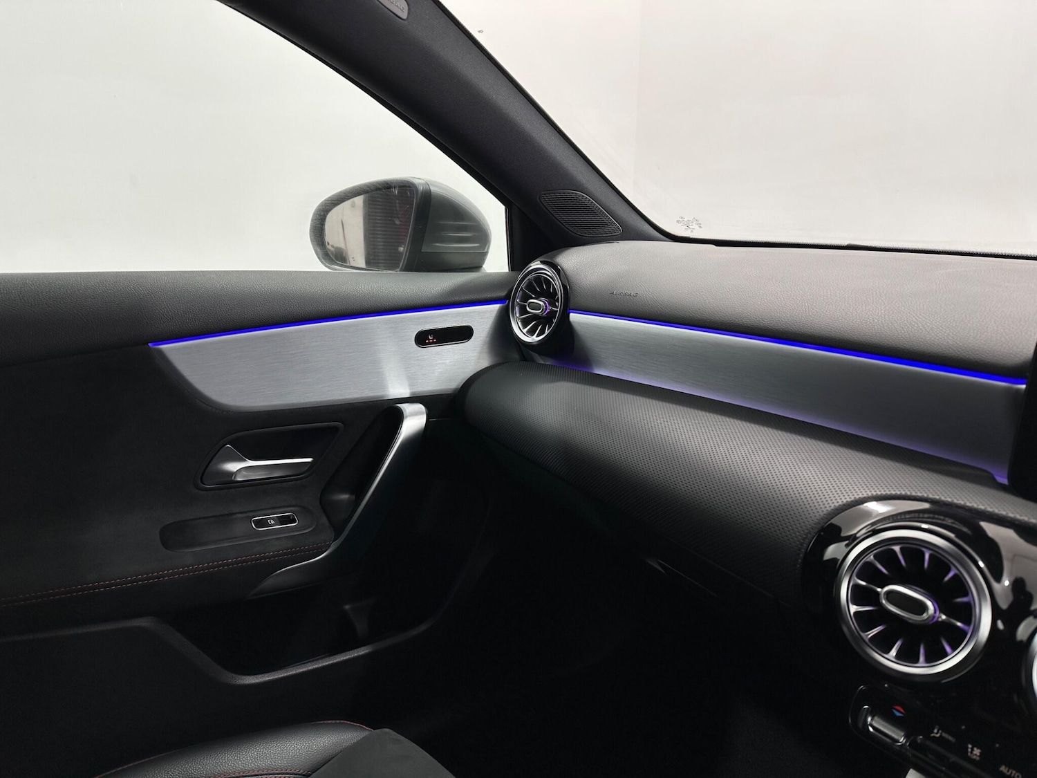 Used Mercedes-Benz A-Class 2020 for sale - 76965309: Photo 27