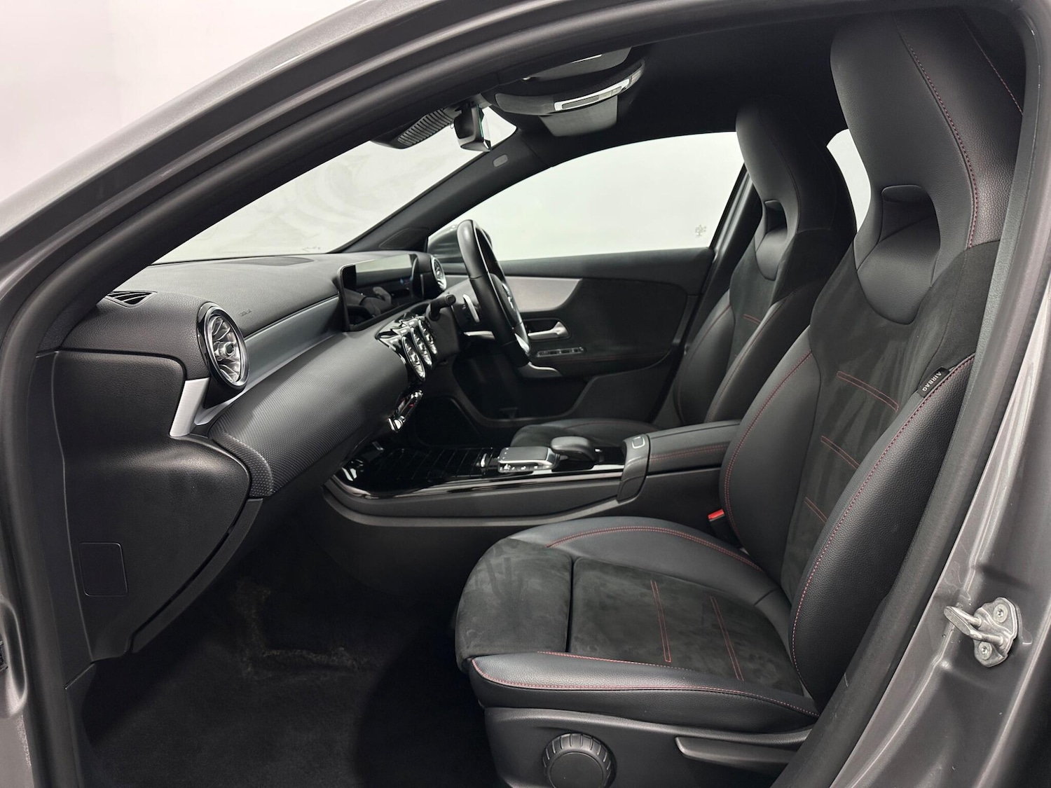 Used Mercedes-Benz A-Class 2020 for sale - 76965309: Photo 34