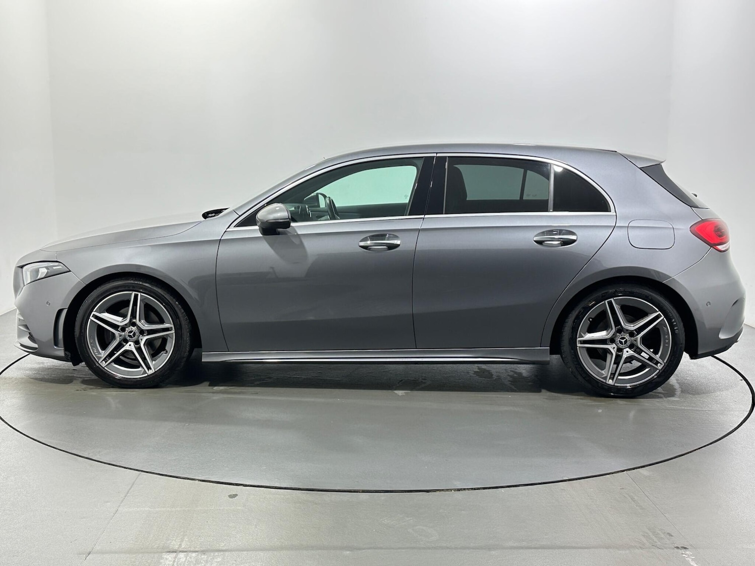 Used Mercedes-Benz A-Class 2020 for sale - 76965309: Photo 5