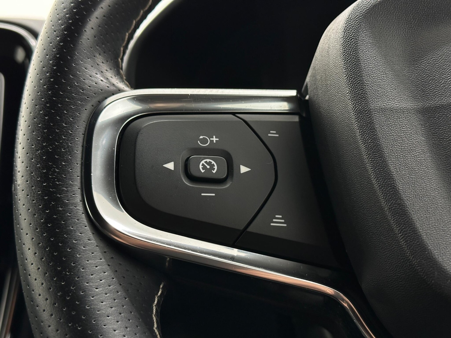 Used Volvo XC40 2019 for sale - 76878521: Photo 14