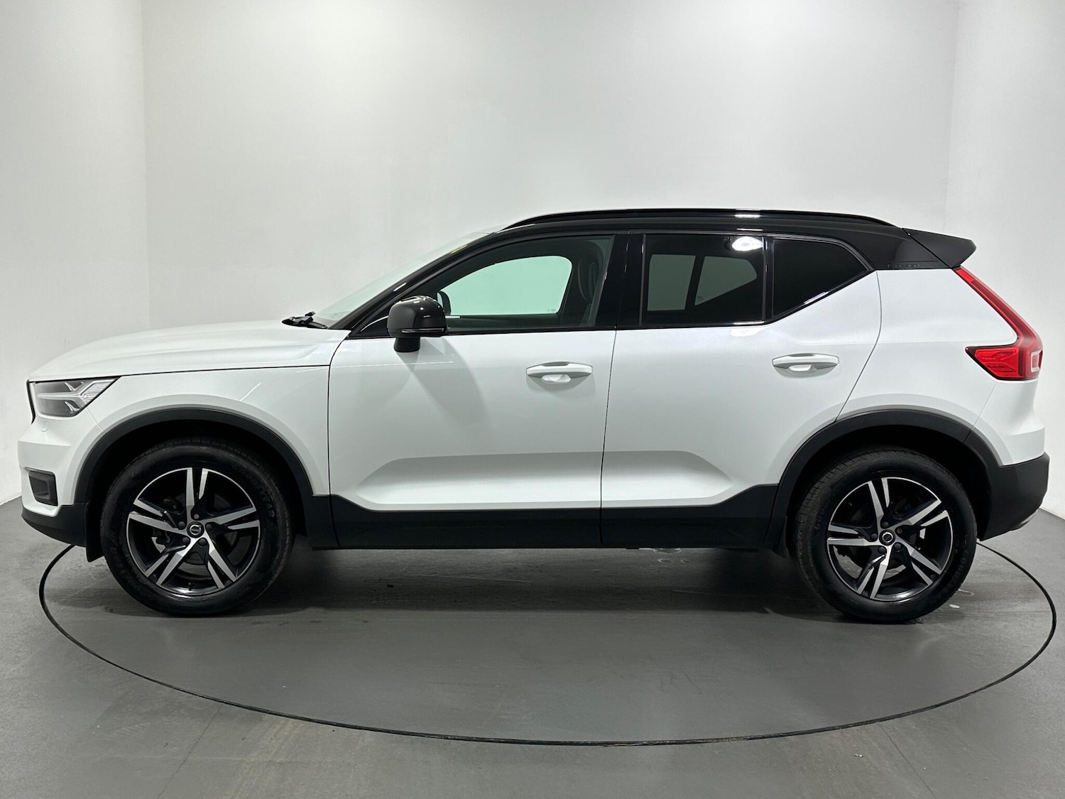 Used Volvo XC40 2019 for sale - 76878521: Photo 5