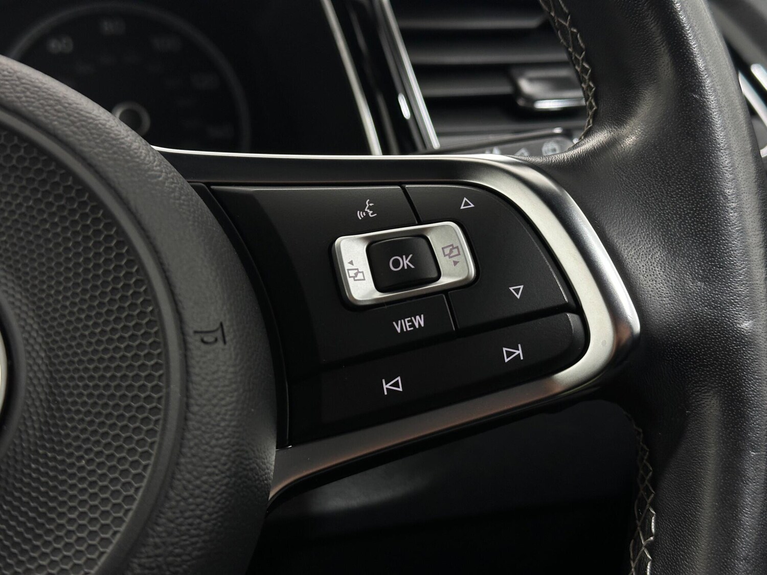 Used Volkswagen T-Roc for sale - 77497174: Photo 14