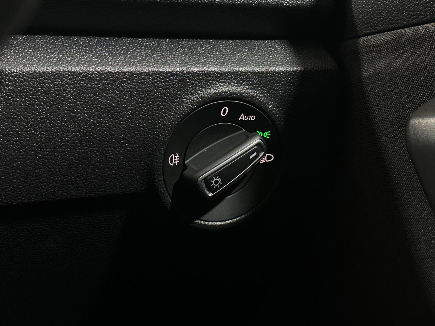 Used Volkswagen T-Roc for sale - 77497174: Photo 16