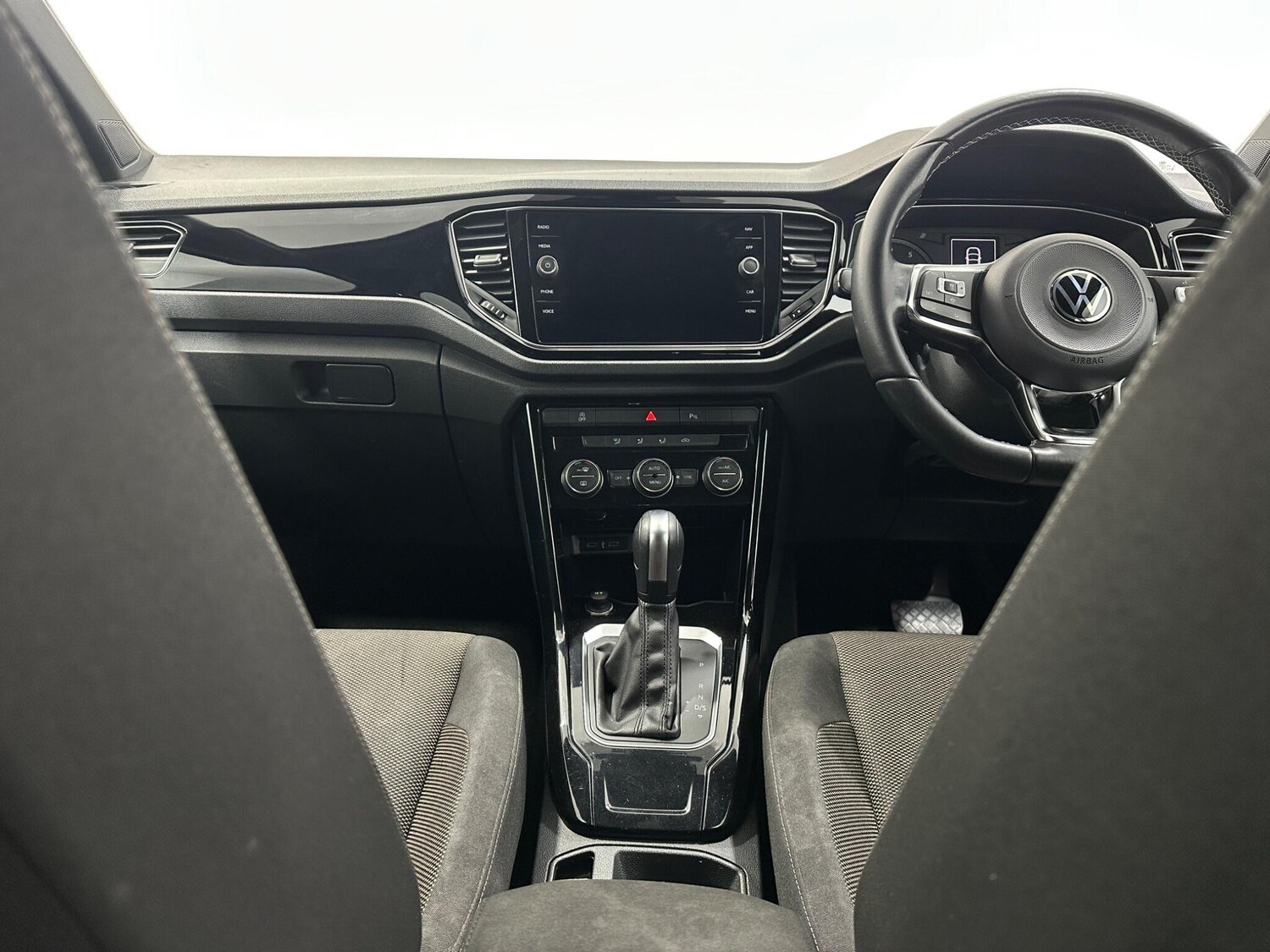 Used Volkswagen T-Roc for sale - 77497174: Photo 18