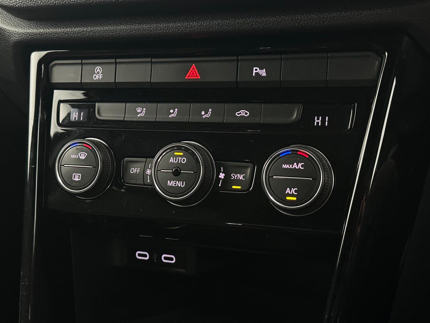 Used Volkswagen T-Roc for sale - 77497174: Photo 19