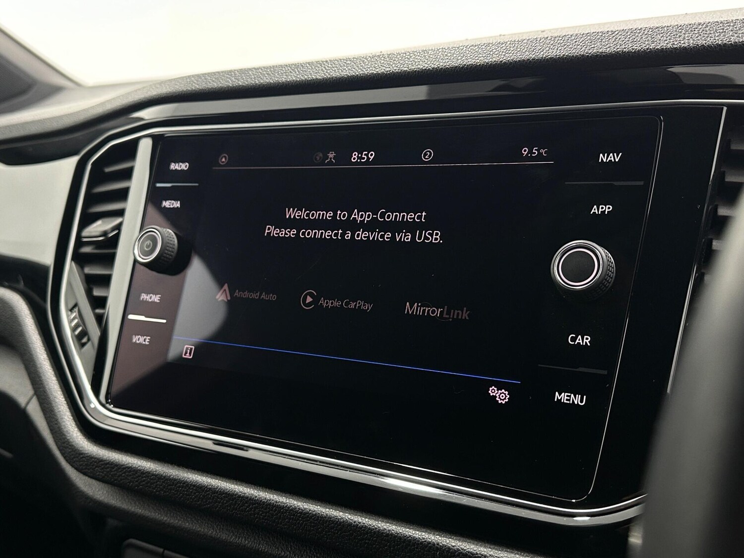 Used Volkswagen T-Roc for sale - 77497174: Photo 20