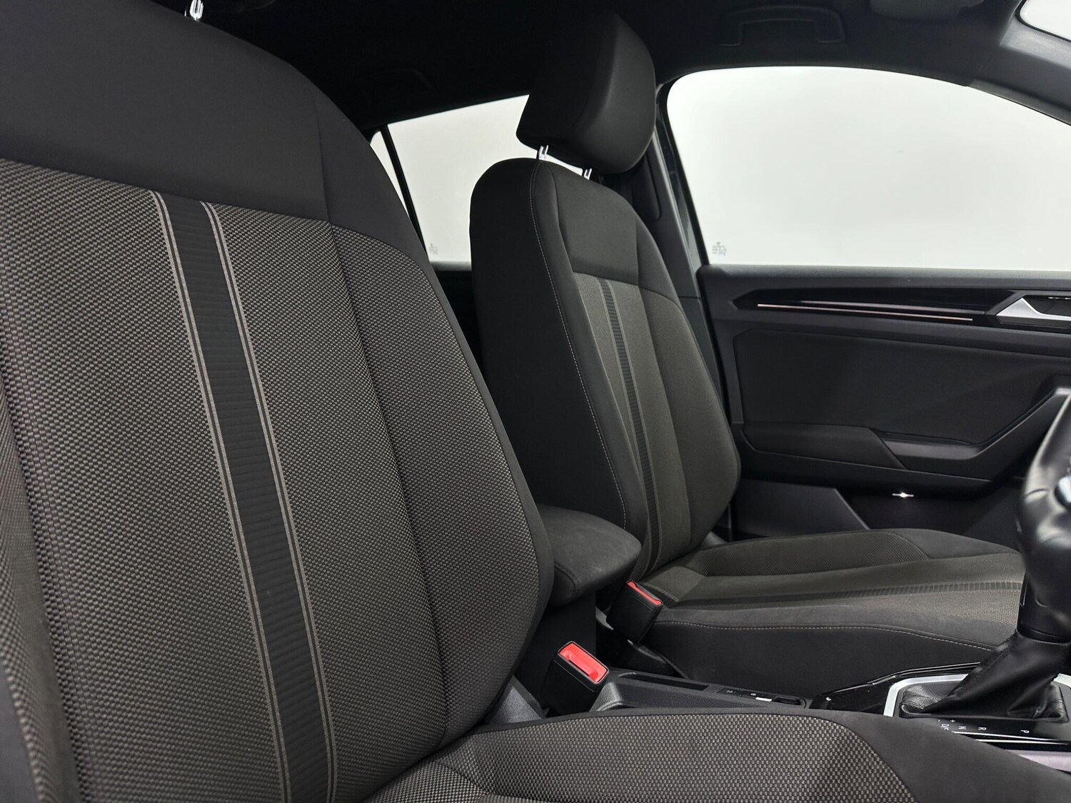 Used Volkswagen T-Roc for sale - 77497174: Photo 29