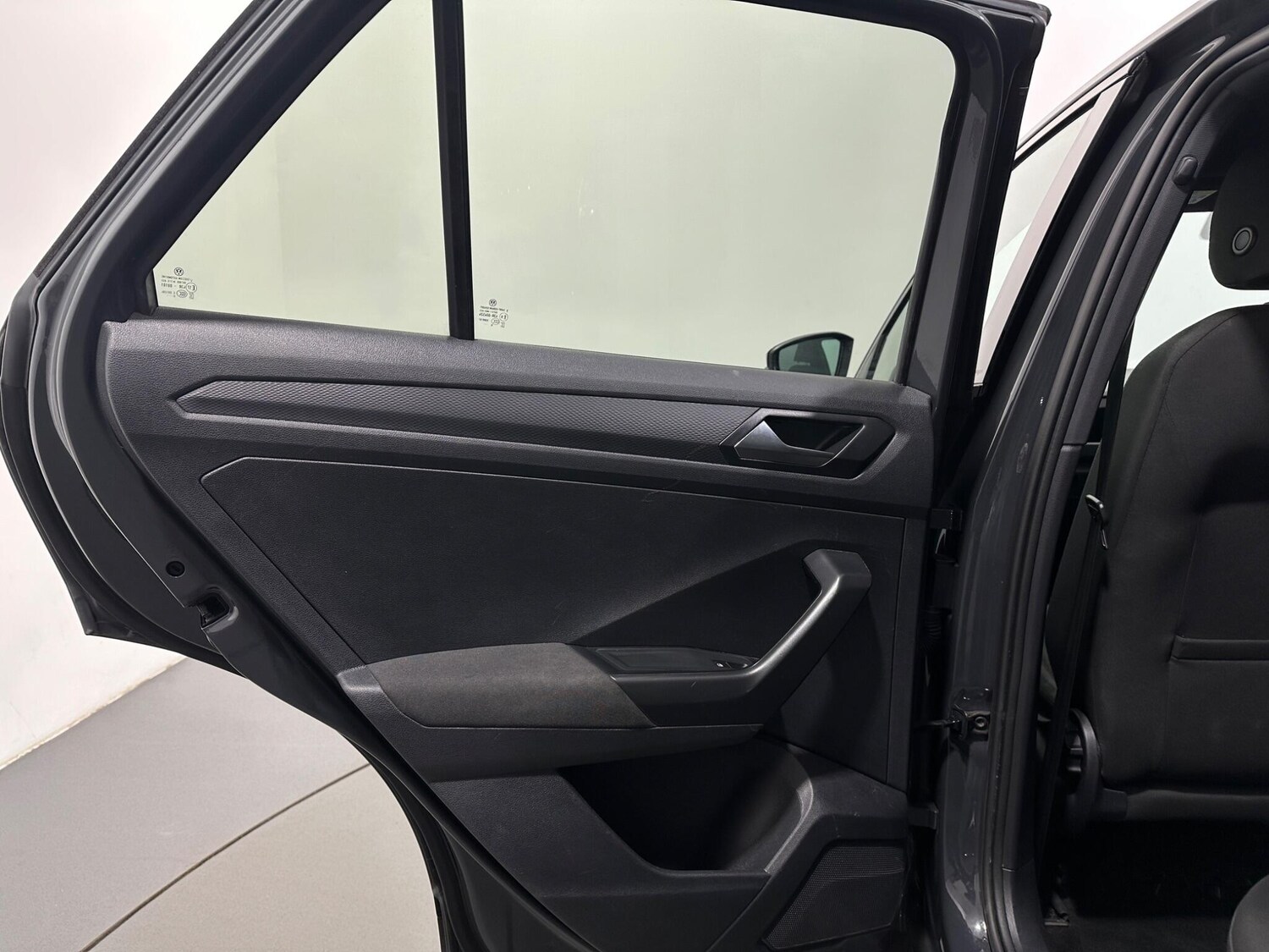 Used Volkswagen T-Roc for sale - 77497174: Photo 38