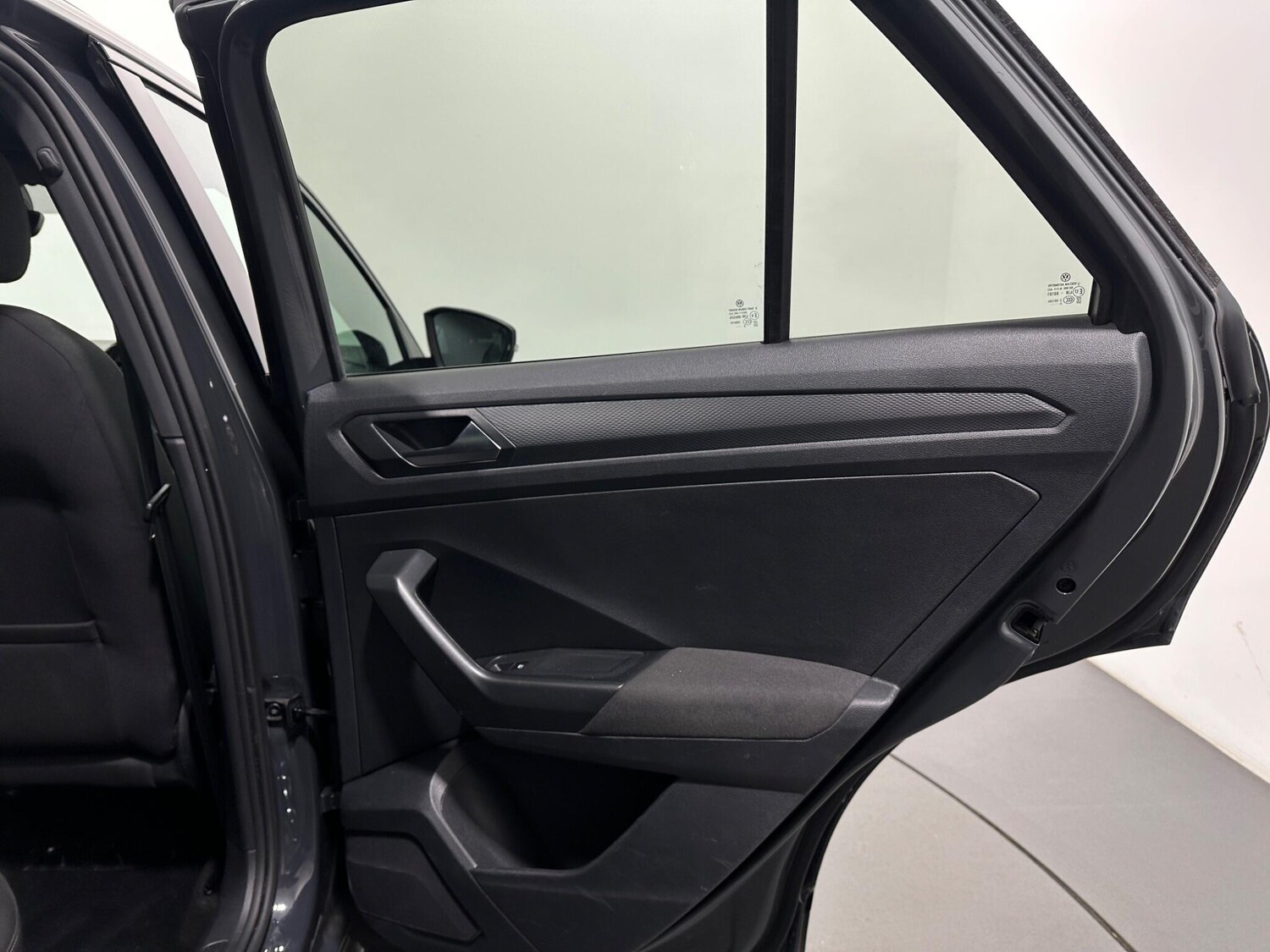 Used Volkswagen T-Roc for sale - 77497174: Photo 41