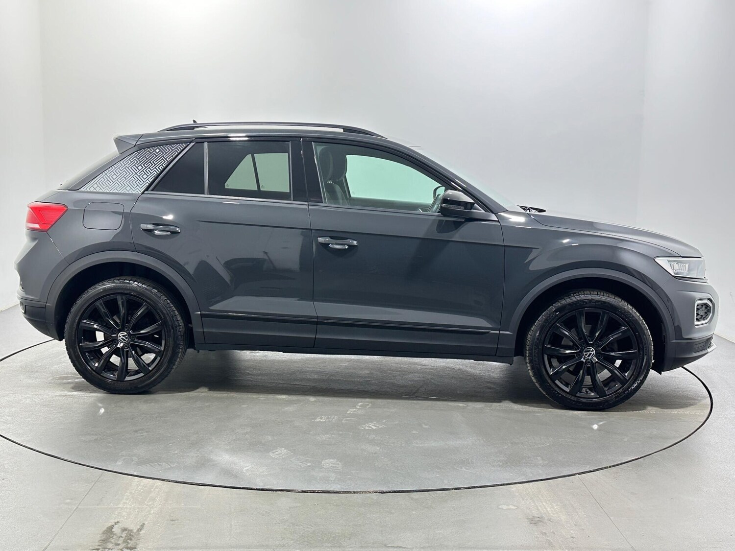 Used Volkswagen T-Roc for sale - 77497174: Photo 8