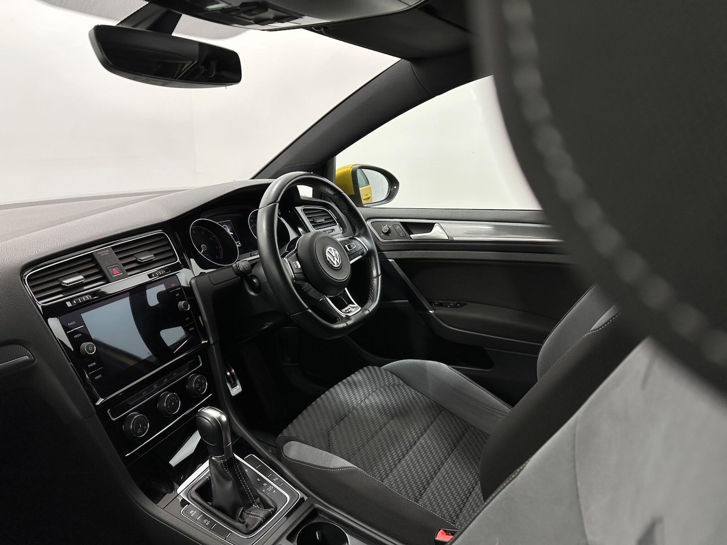 Used Volkswagen Golf 2018 for sale - 76878978: Photo 28