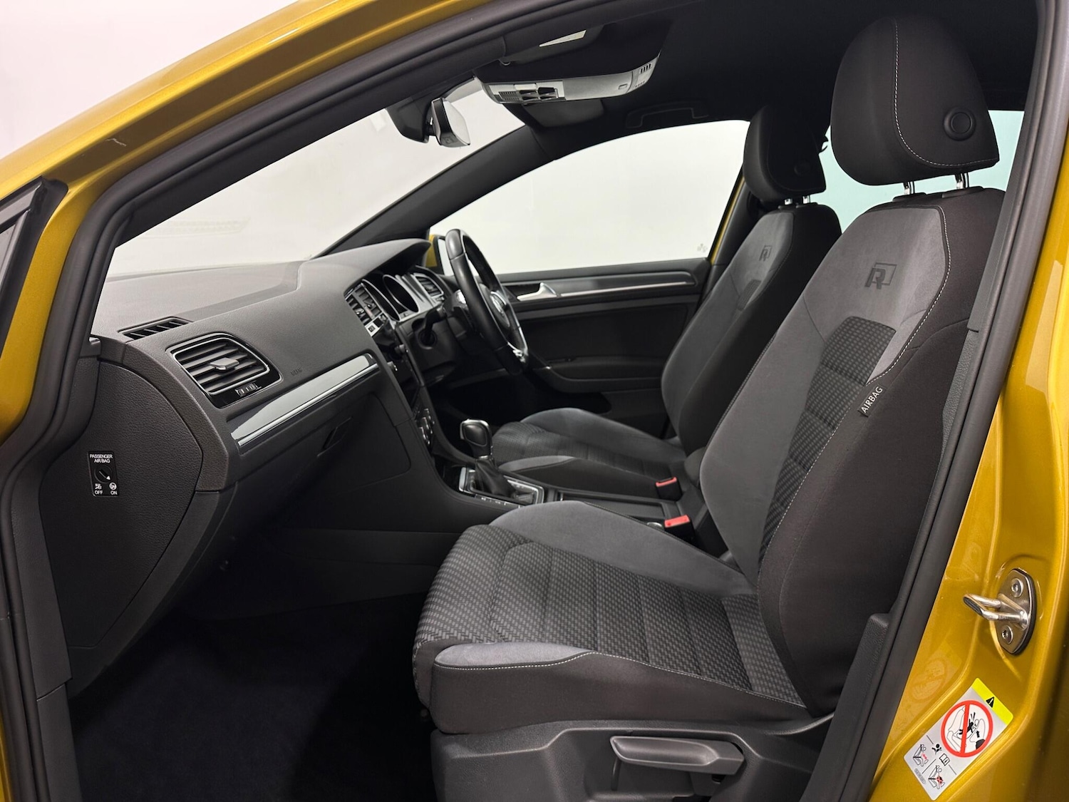 Used Volkswagen Golf 2018 for sale - 76878978: Photo 33