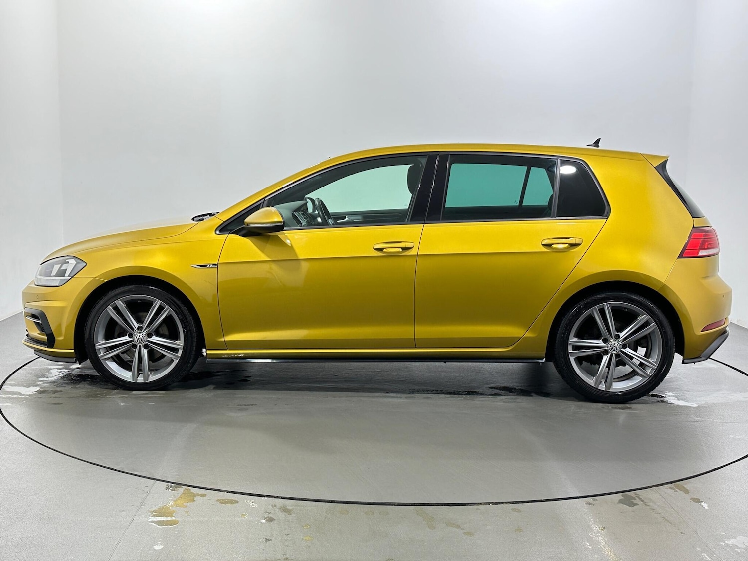 Used Volkswagen Golf 2018 for sale - 76878978: Photo 5