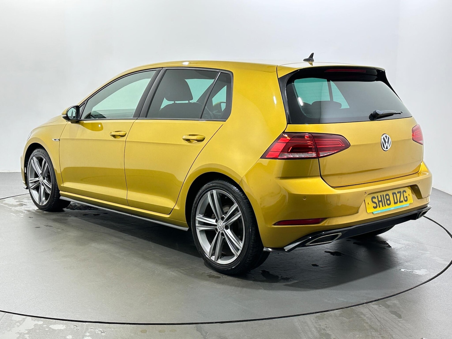 Used Volkswagen Golf 2018 for sale - 76878978: Photo 6
