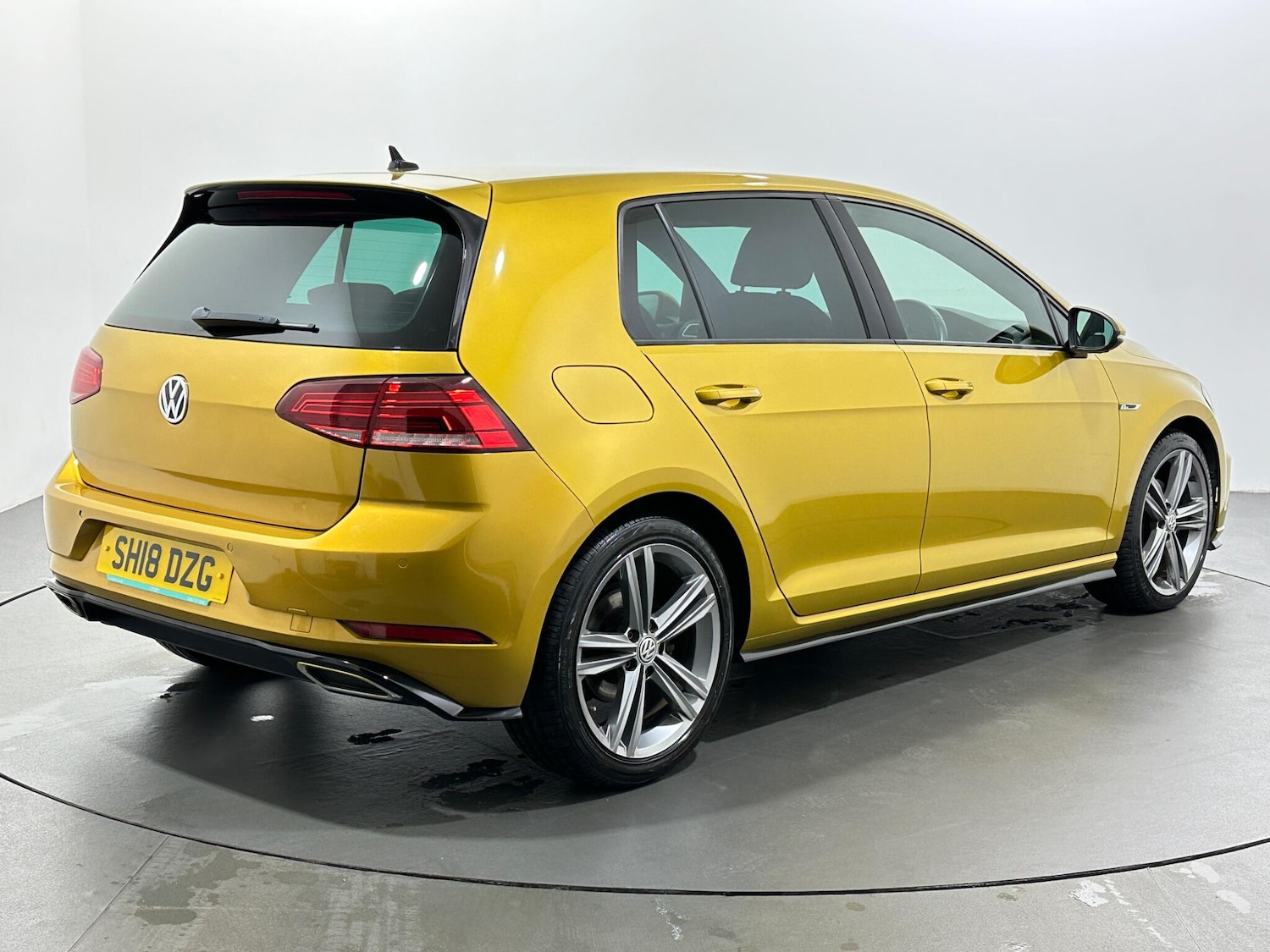 Used Volkswagen Golf 2018 for sale - 76878978: Photo 8