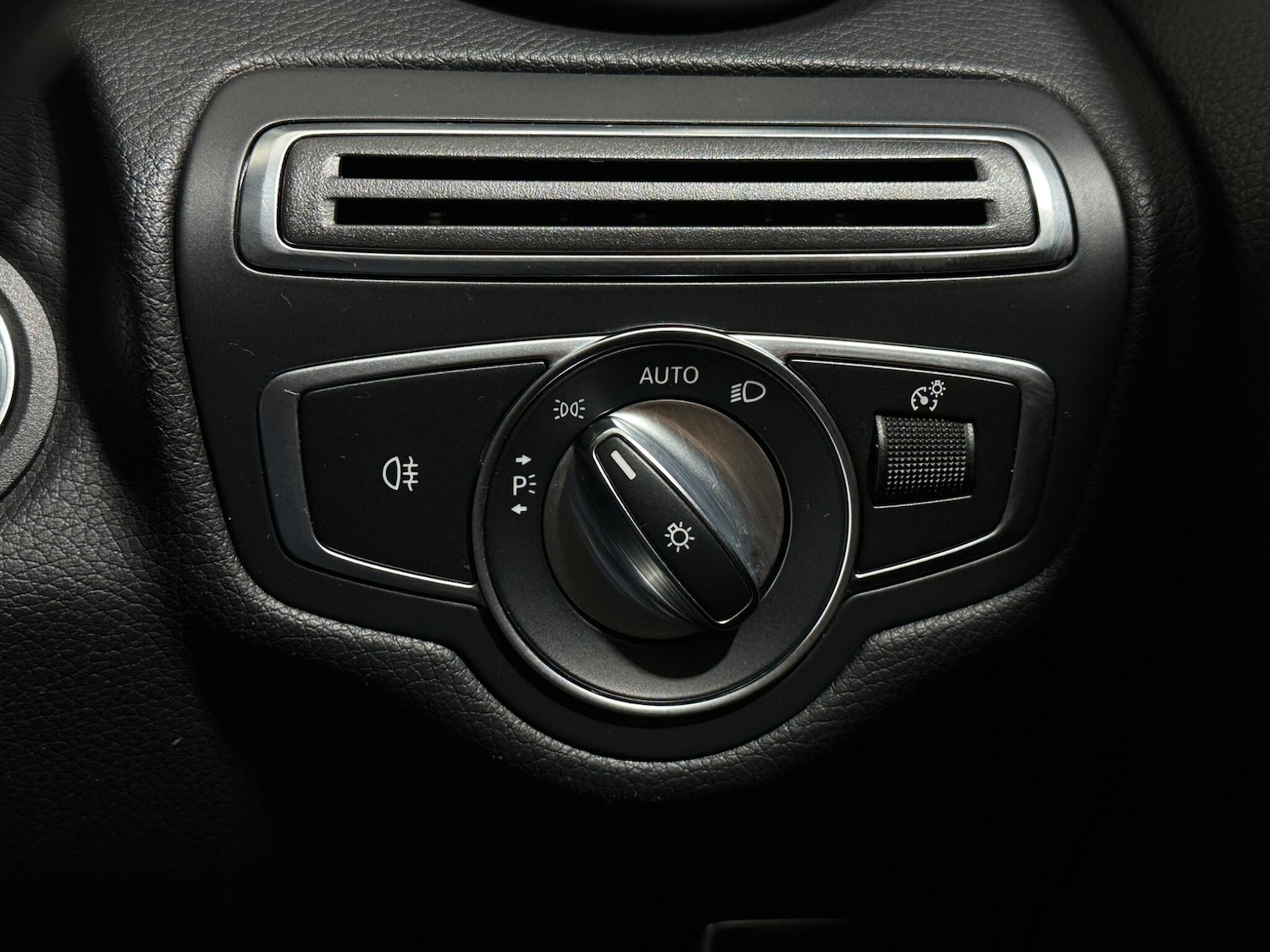 Used Mercedes-Benz C Class 2021 for sale - 76878987: Photo 16