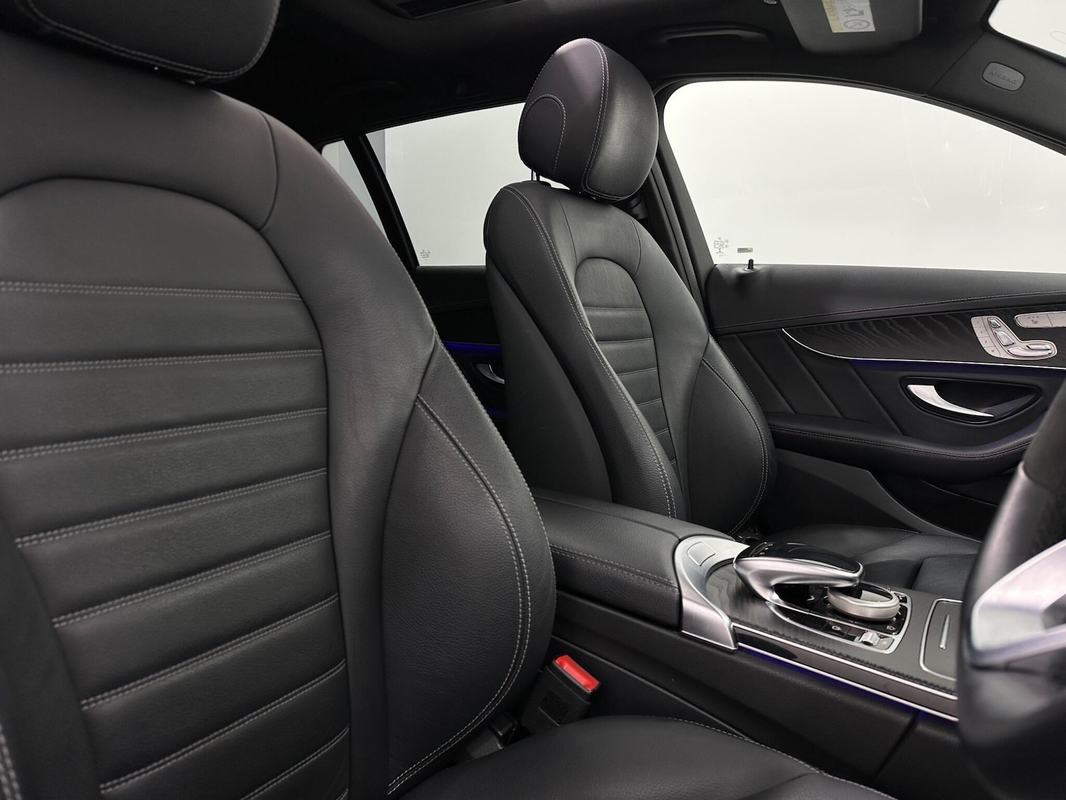 Used Mercedes-Benz C Class 2021 for sale - 76878987: Photo 32