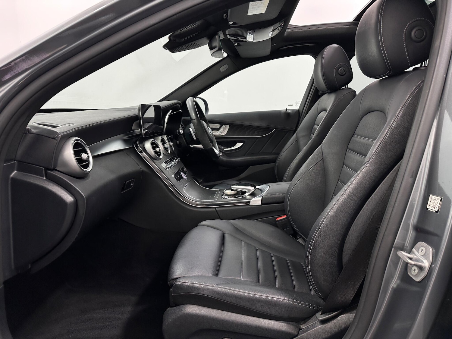 Used Mercedes-Benz C Class 2021 for sale - 76878987: Photo 35