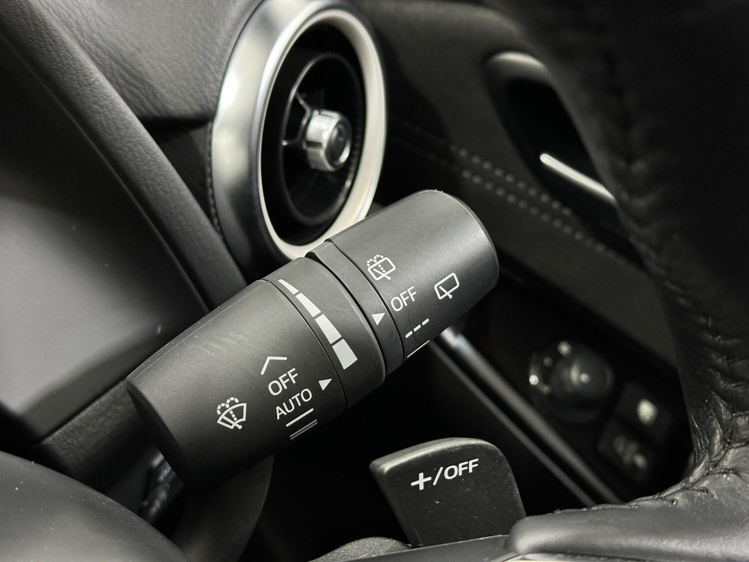 Used Mazda Mazda2 for sale - 77704621: Photo 17