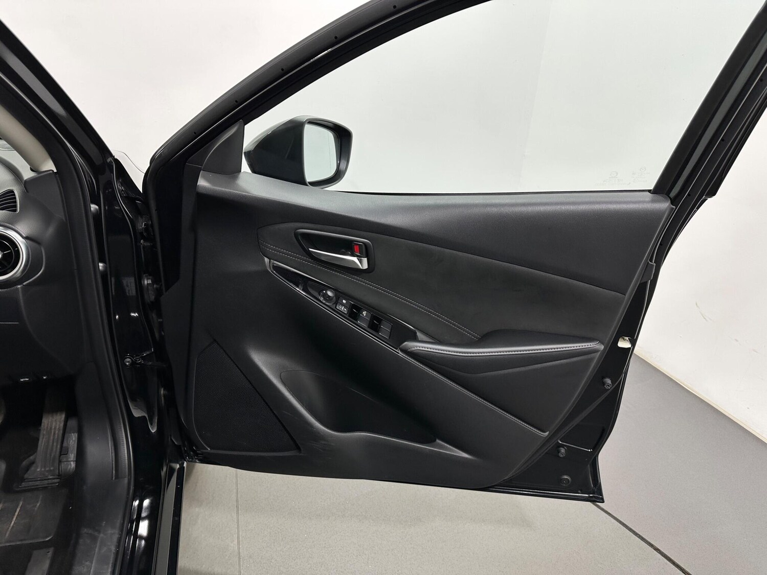 Used Mazda Mazda2 for sale - 77704621: Photo 34