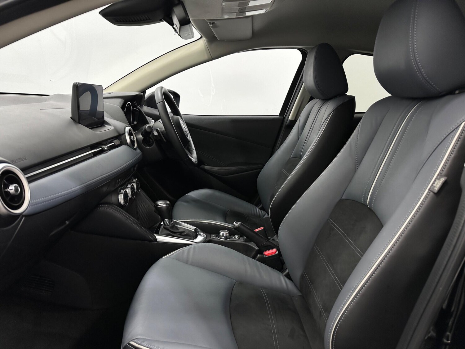 Used Mazda Mazda2 for sale - 77704621: Photo 35