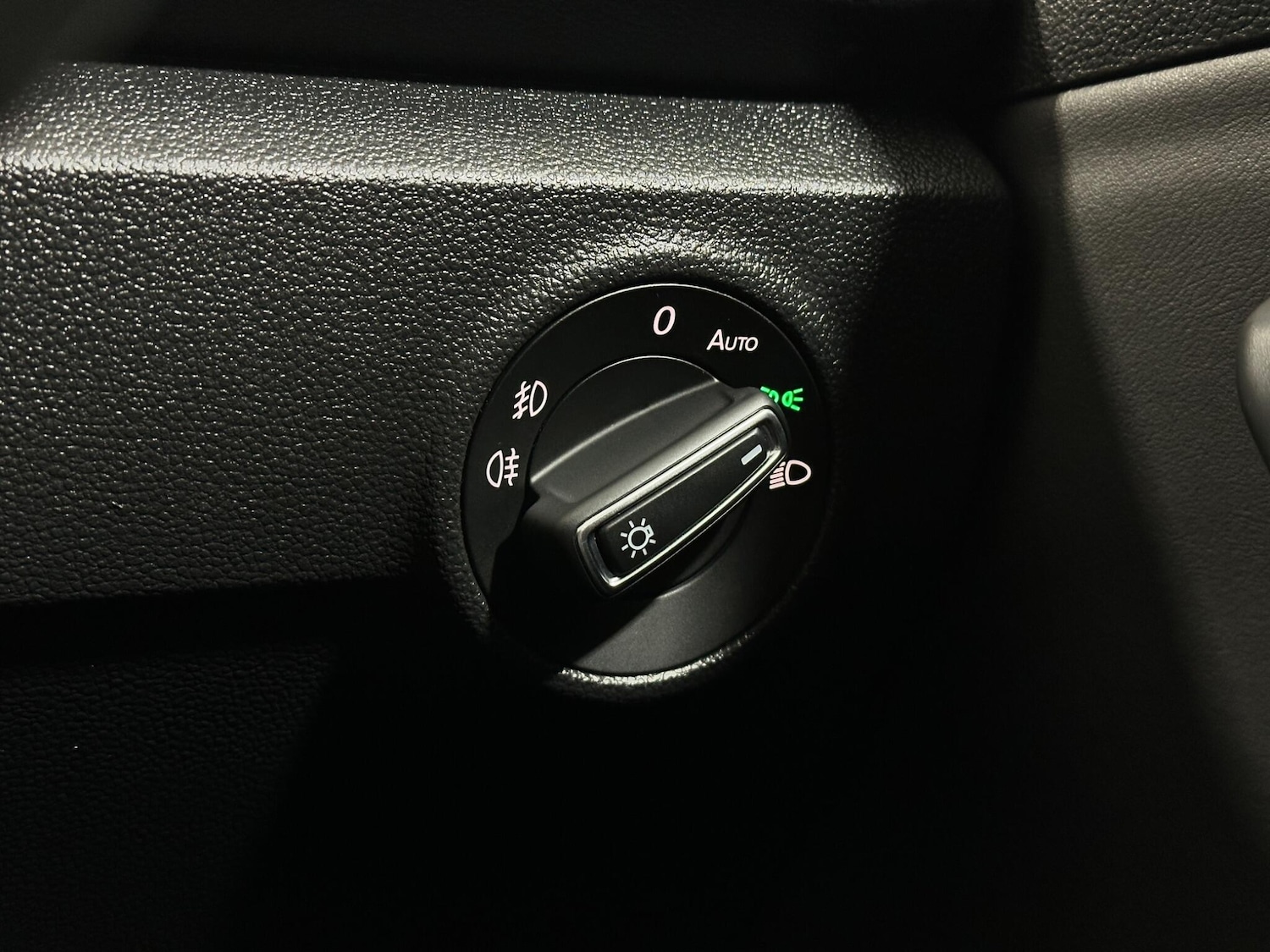 Used Volkswagen T-Roc 2020 for sale - 77646869: Photo 17