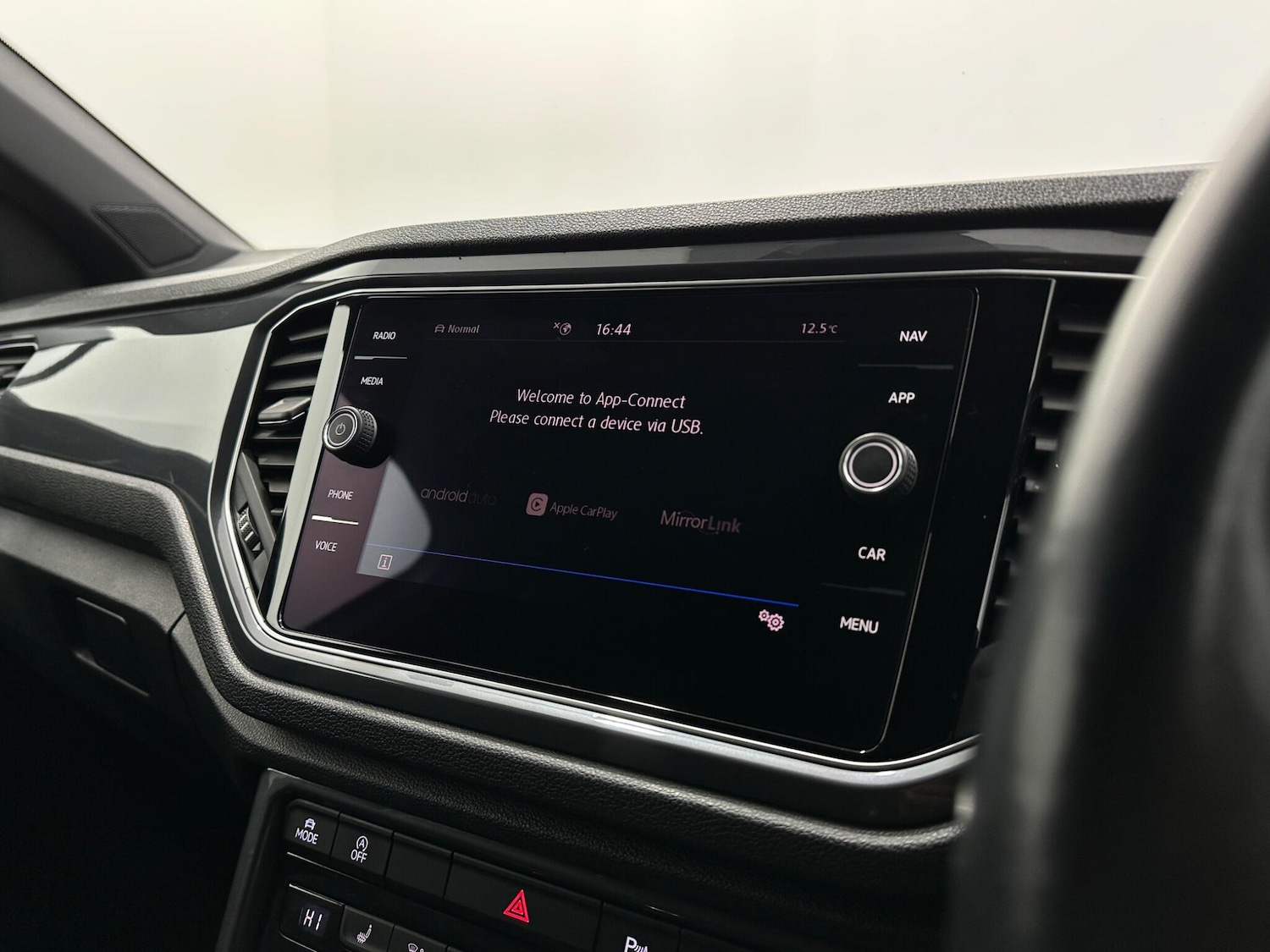 Used Volkswagen T-Roc 2020 for sale - 77646869: Photo 24