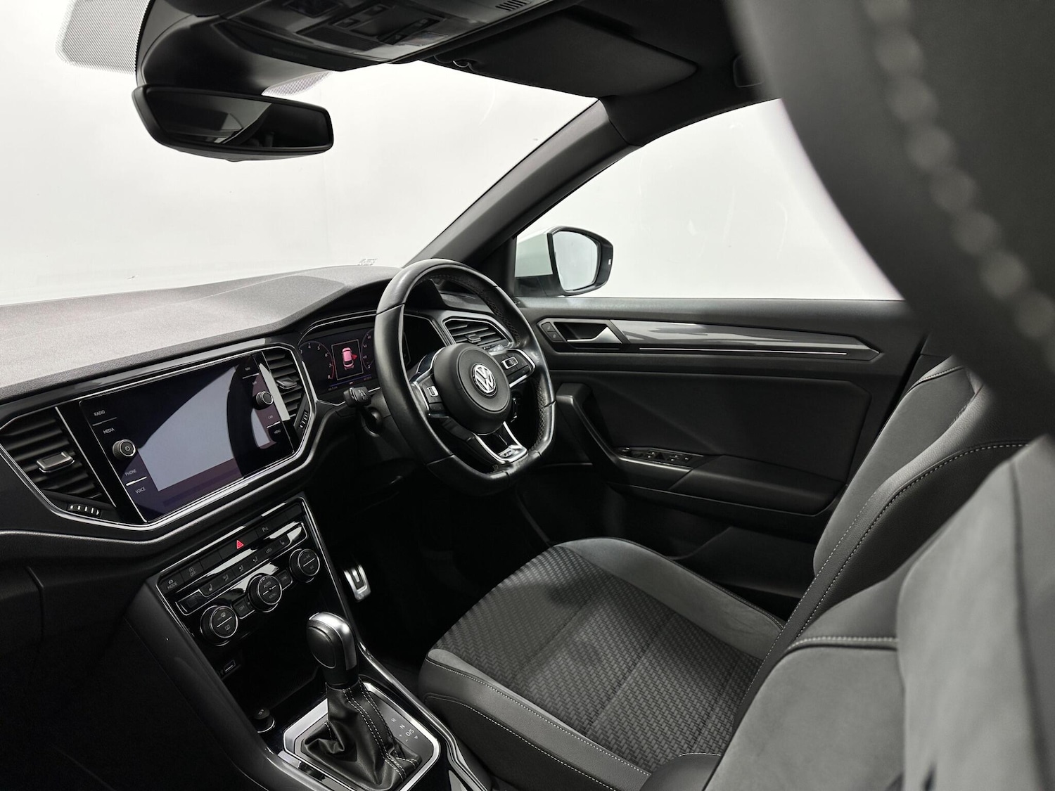 Used Volkswagen T-Roc 2020 for sale - 77646869: Photo 30