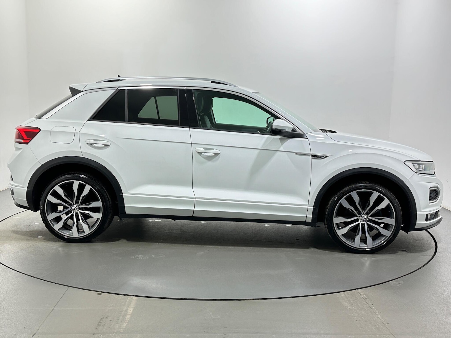 Used Volkswagen T-Roc 2020 for sale - 77646869: Photo 9