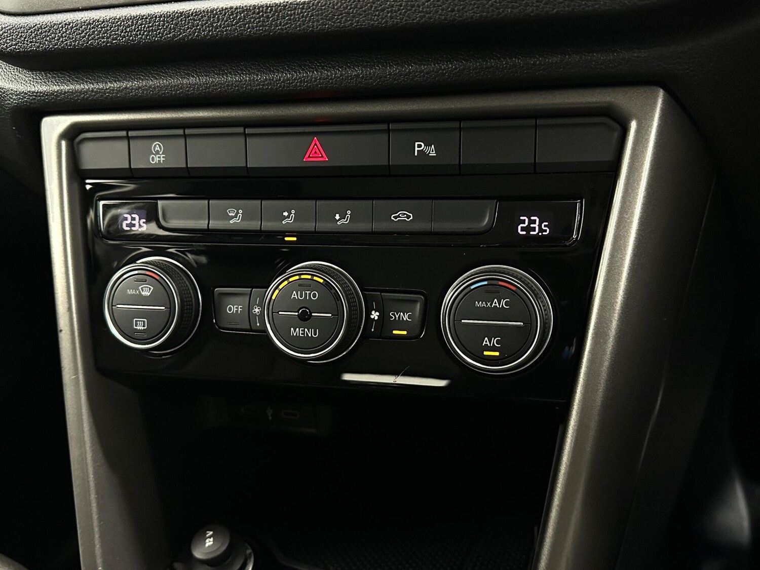 Used Volkswagen T-Roc 2021 for sale - 77838477: Photo 21