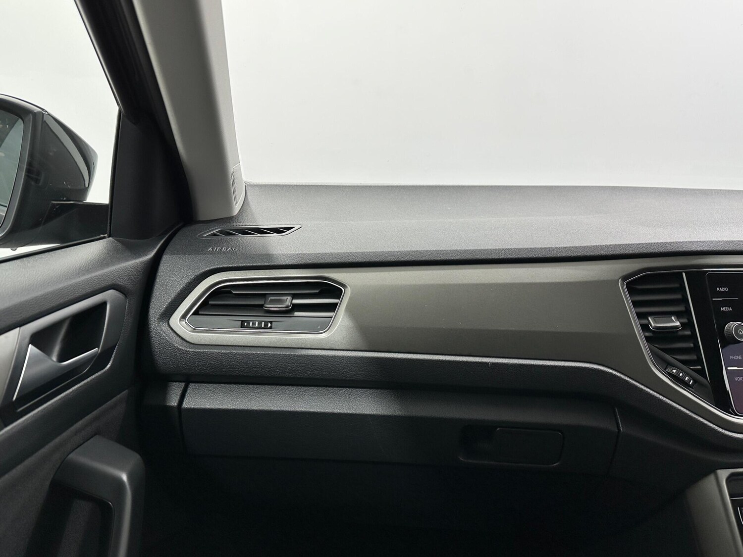 Used Volkswagen T-Roc 2021 for sale - 77838477: Photo 29