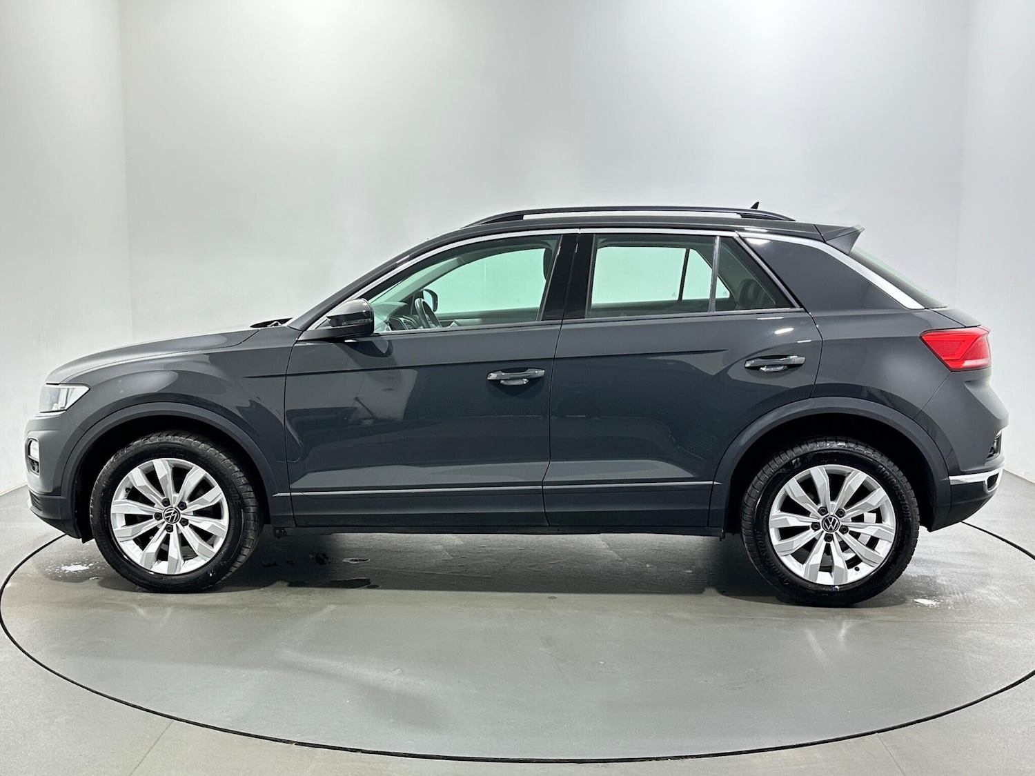 Used Volkswagen T-Roc 2021 for sale - 77838477: Photo 5