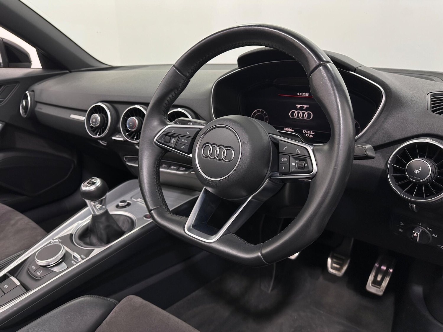Used Audi TT 2015 for sale - 76878827: Photo 10