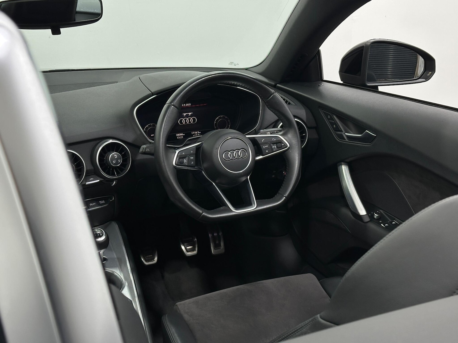 Used Audi TT 2015 for sale - 76878827: Photo 11