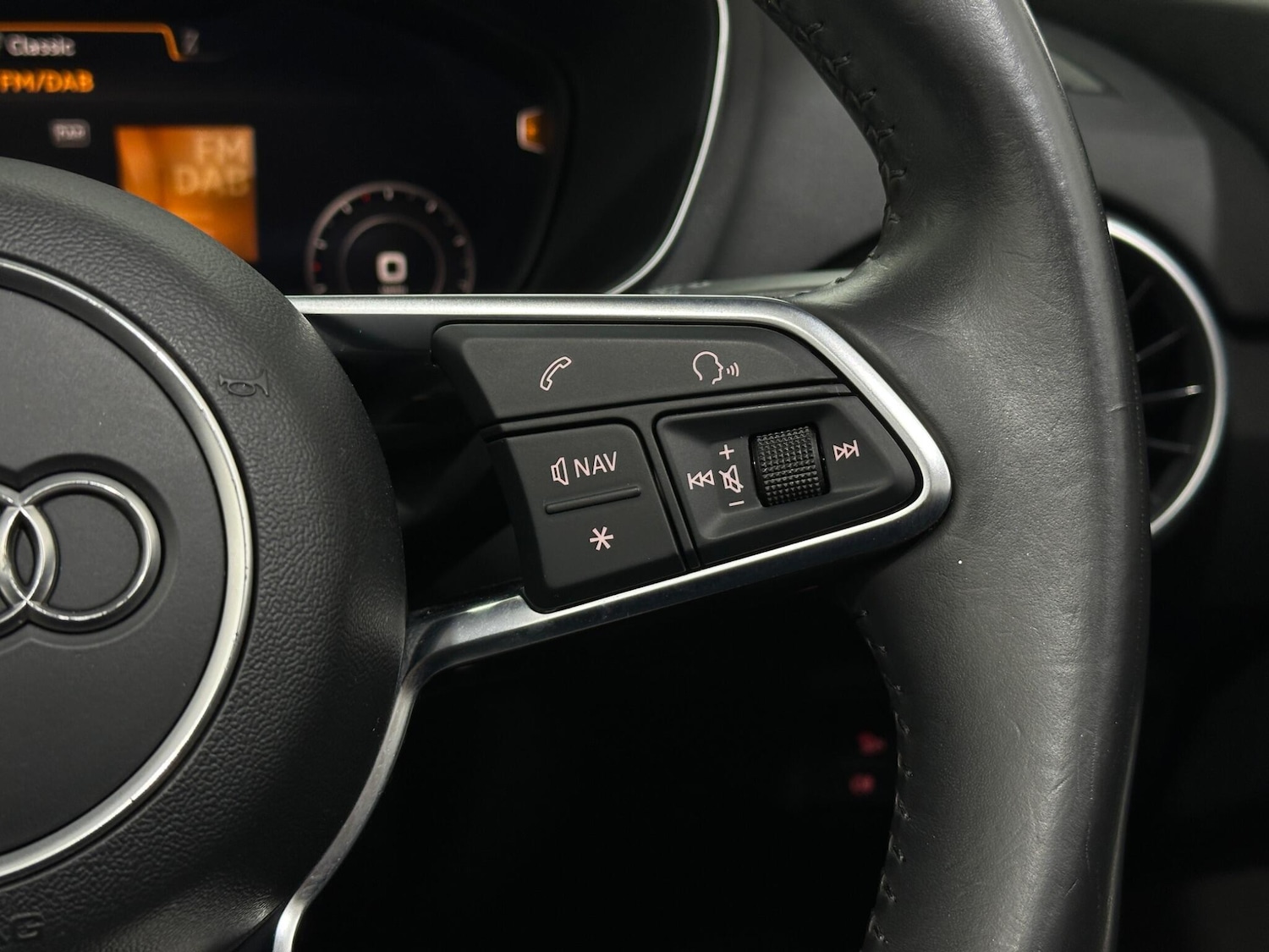 Used Audi TT 2015 for sale - 76878827: Photo 14