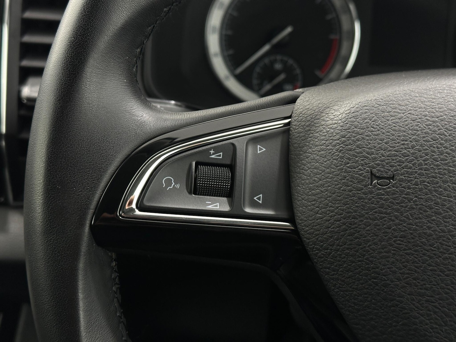 Used Skoda Karoq for sale - 77190408: Photo 14