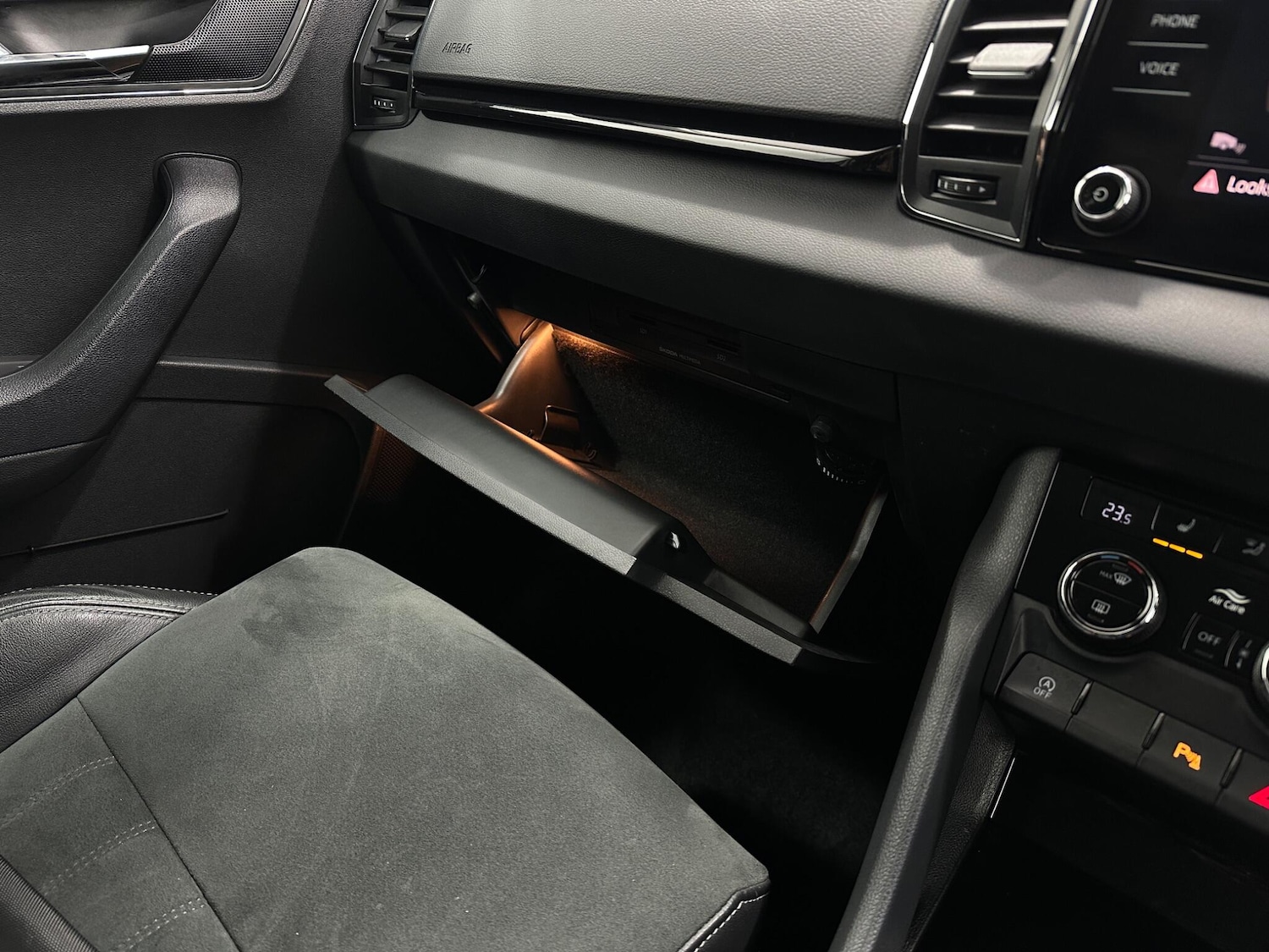 Used Skoda Karoq for sale - 77190408: Photo 26