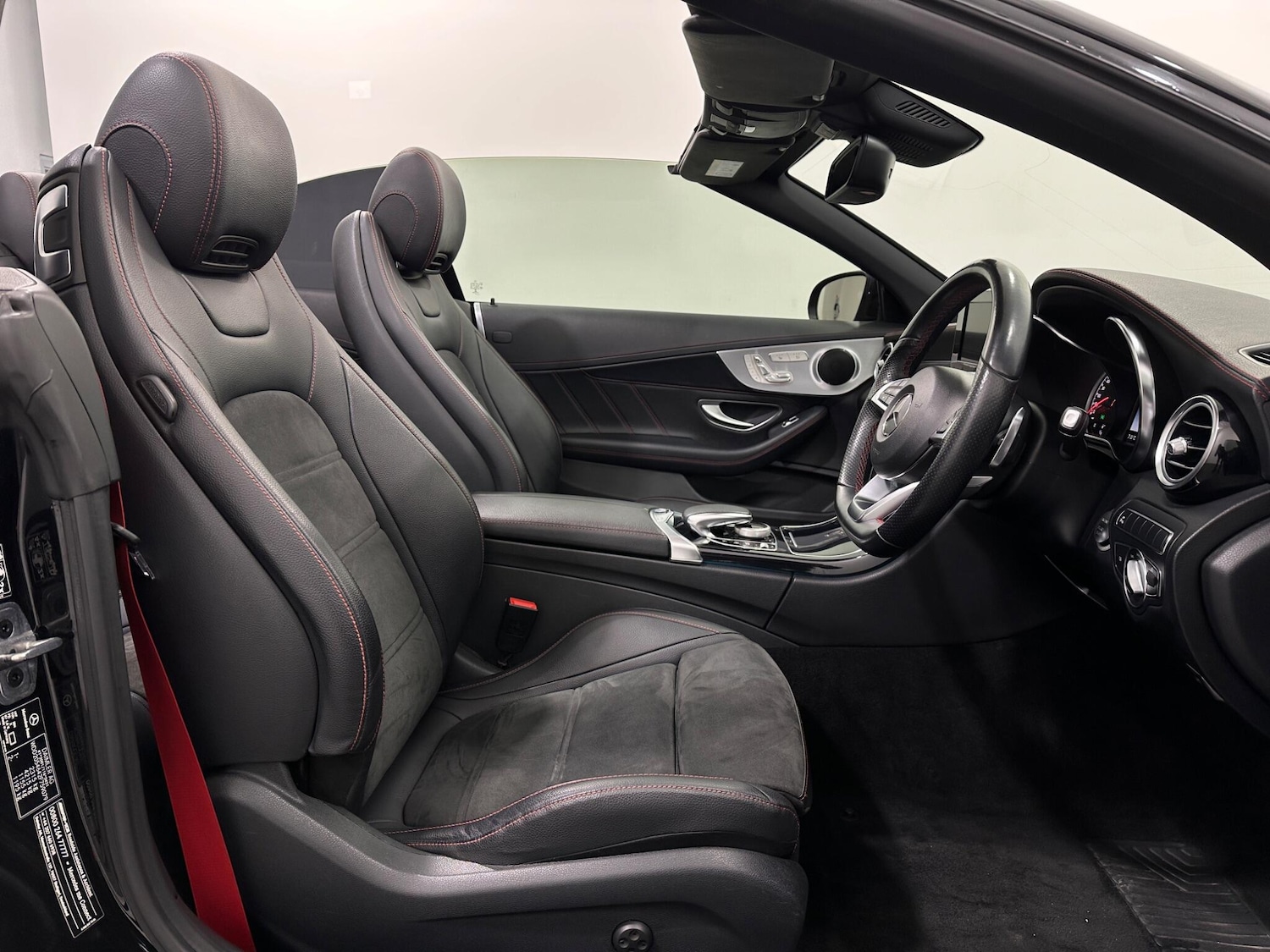 Used Mercedes-Benz C Class 2018 for sale - 77155750: Photo 30