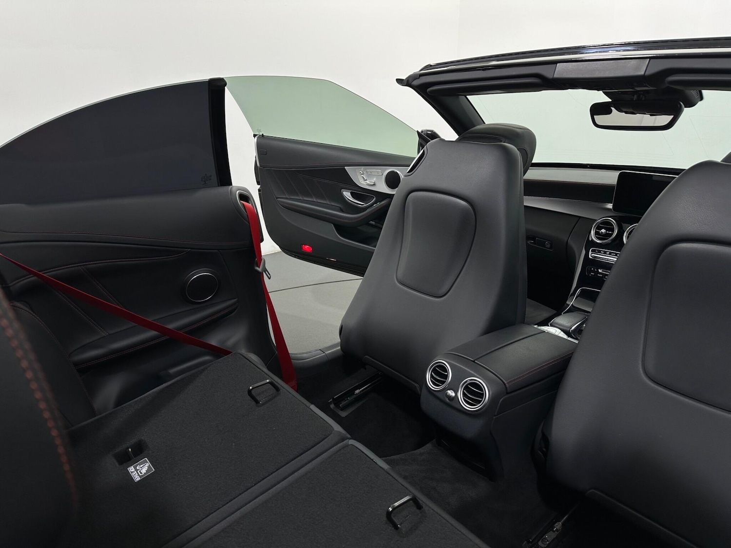 Used Mercedes-Benz C Class 2018 for sale - 77155750: Photo 41